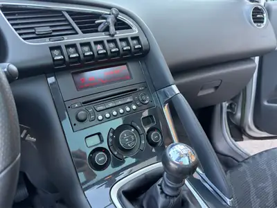 Peugeot 3008 1.6 16V T Sport — SUV compact dynamique, toit panoramique, sans sinistre — Thumbnail 11