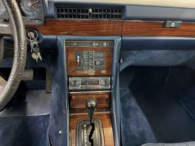 Mercedes-Benz 450 SE W116 1979 — Berline de prestige aux 218 ch, histoire automobile authentique — tableau de bord