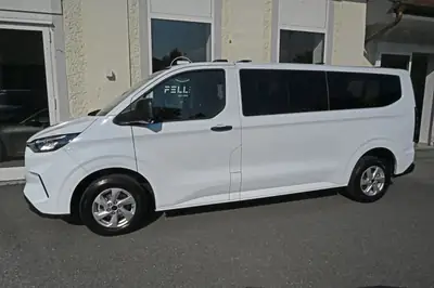 Ford Transit Custom Combi 320 — 8 places, attelage renforcé 3,5T, comme neuf — detail
