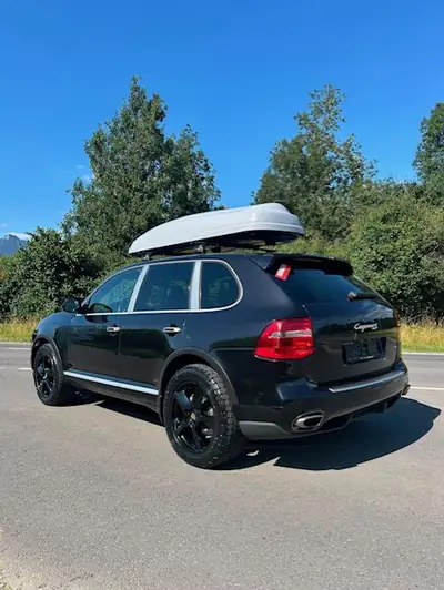 Porsche Cayenne 4.8 V8 S — SUV premium V8 atmosphérique, 384 ch sans compromis — vista posteriore