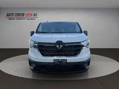 Renault Trafic 2.0 Blue dCi 130 — Utilitaire neuf, attelage 2500 kg, caméra de recul — exterior view