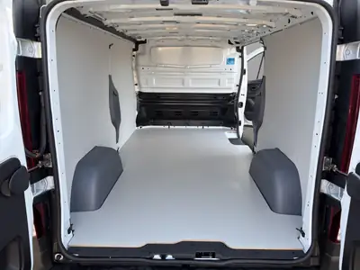 Renault Trafic 2.0 Blue dCi 130 — Utilitaire neuf, attelage 2500 kg, caméra de recul — Thumbnail 9