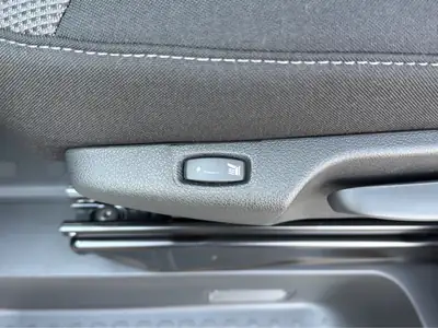 Renault Trafic 2.0 Blue dCi 130 — Utilitaire neuf, attelage 2500 kg, caméra de recul — Thumbnail 23