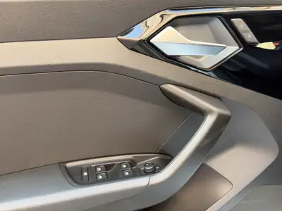 Audi A1 allstreet 30 TFSI — Citadine polyvalente, faible consommation et kilométrage — Thumbnail 11