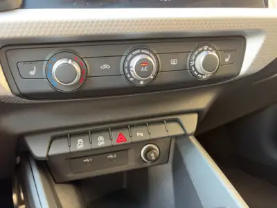 Audi A1 allstreet 30 TFSI — Citadine polyvalente, faible consommation et kilométrage — Thumbnail 22