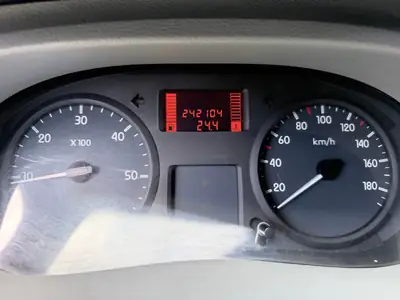 Renault Master L2H2 — Utilitaire diesel fiable, transmission révisée, entretien complet — Miniatura 10