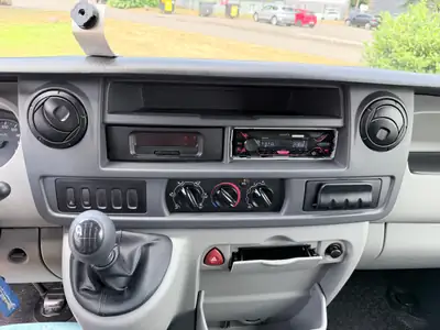 Renault Master L2H2 — Utilitaire diesel fiable, transmission révisée, entretien complet — Miniatura 11