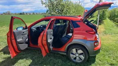 Hyundai Kona 64 kWh Electric Vertex — SUV électrique performant, 106 000 km — Miniature 9
