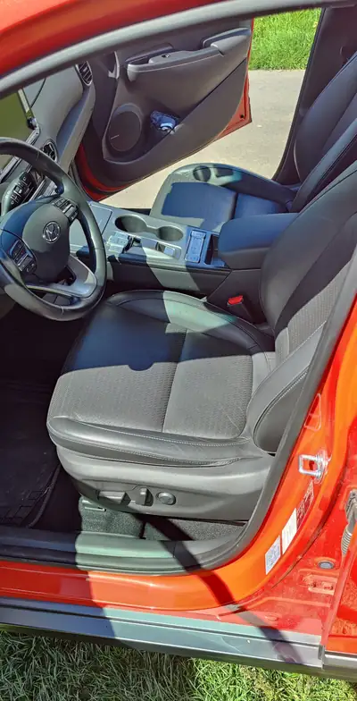 Hyundai Kona 64 kWh Electric Vertex — SUV électrique performant, 106 000 km — Miniature 10