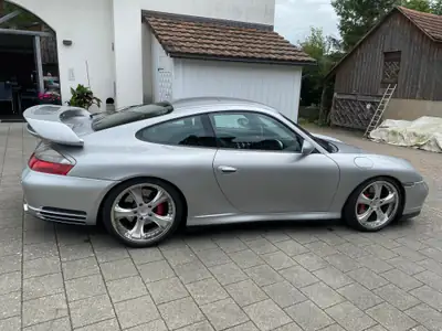 Porsche 911 Carrera 4S 3.6 — Coupé sportif mythique, transmission automatique, 136 300 km — Heckansicht