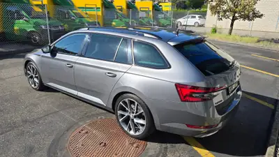 Škoda Superb 2.0 TDI 200 SportLine 4x4 — Break premium, traction intégrale, état comme neuf — cruscotto