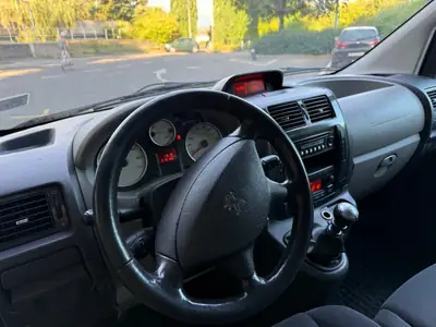Peugeot Expert Tepee 2.0 HDi — Monospace 9 places, diesel fiable, histoire diplomatique — Thumbnail 10