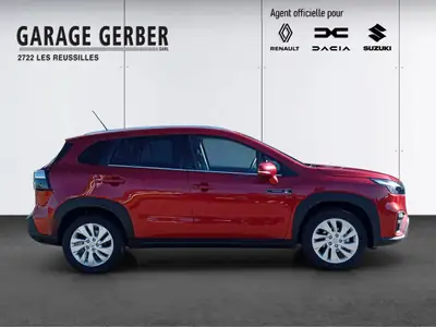 Suzuki S-Cross 1.4 T Sakura Hybrid 4x4 — SUV compact hybride, 100 km seulement — Innenraum