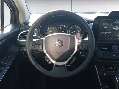 Suzuki S-Cross 1.4 T Sakura Hybrid 4x4 — SUV compact hybride, 100 km seulement — Miniatur 12