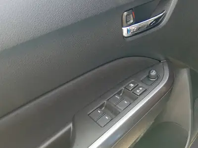 Suzuki Vitara 1.4 T Sakura Hybrid 4x4 — SUV compact hybride essence, 100 km seulement — Miniatur 11