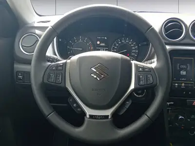 Suzuki Vitara 1.4 T Sakura Hybrid 4x4 — SUV compact hybride essence, 100 km seulement — Miniatur 12