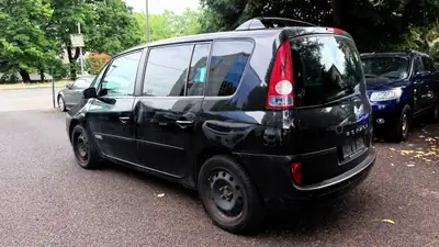 Renault Espace 2.0 Turbo Expression — Monospace spacieux, moteur turbo performant — interior