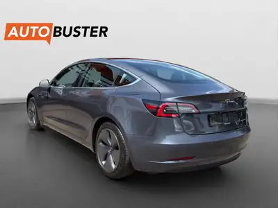Tesla Model 3 Long Range Dual Motor AWD — Berline électrique haute performance, 58 500 km — rear view