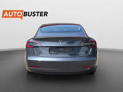 Tesla Model 3 Long Range Dual Motor AWD — Berline électrique haute performance, 58 500 km — interior