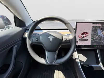 Tesla Model 3 Long Range Dual Motor AWD — Berline électrique haute performance, 58 500 km — Thumbnail 13