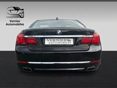 BMW 740i — Berline de prestige 2013, 320 ch et très bon état — dashboard