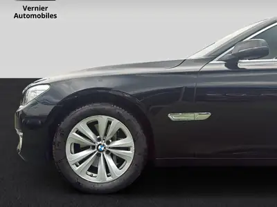 BMW 740i — Berline de prestige 2013, 320 ch et très bon état — Thumbnail 8