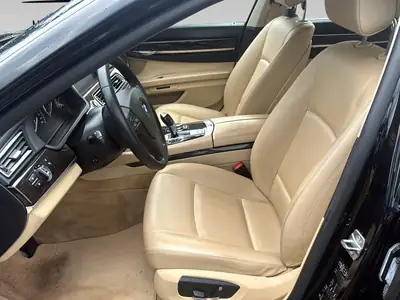 BMW 740i — Berline de prestige 2013, 320 ch et très bon état — Thumbnail 10