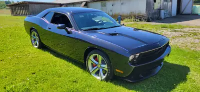 Dodge Challenger 6.1 HEMI SRT8 — Muscle car américain légendaire, 432 ch purs — Armaturenbrett