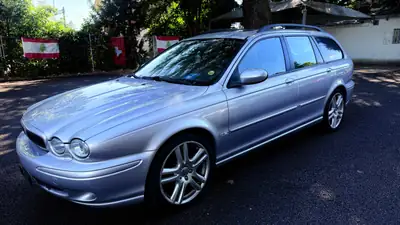 Jaguar X-Type Estate 2.0 V6 — Break élégant, bioéthanol, transformé utilitaire — rear view