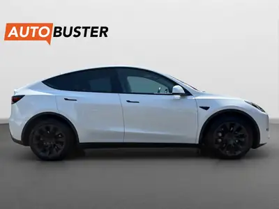 Tesla Model Y Long Range 2022 — SUV électrique haute performance, 77 300 km — detail