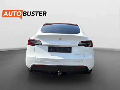 Tesla Model Y Long Range 2022 — SUV électrique haute performance, 77 300 km — interior