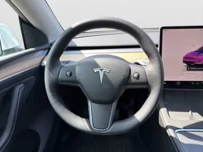 Tesla Model Y Long Range 2022 — SUV électrique haute performance, 77 300 km — Thumbnail 14