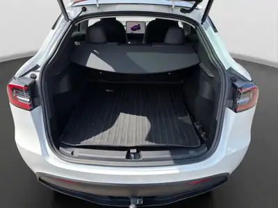 Tesla Model Y Long Range 2022 — SUV électrique haute performance, 77 300 km — Thumbnail 15