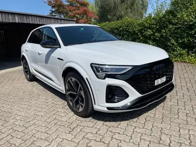 Audi SQ8 quattro 2023 — SUV électrique haute performance, seulement 19'800 km — côté