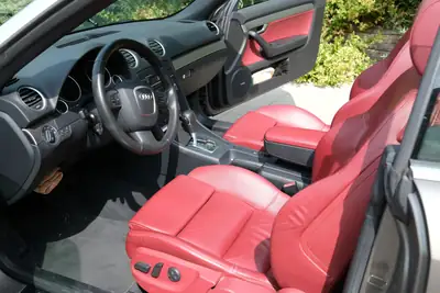 Audi A4 3.2 V6 Cabriolet — Élégance décapotable, motorisation prestigieuse — dettaglio