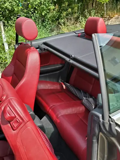 Audi A4 3.2 V6 Cabriolet — Élégance décapotable, motorisation prestigieuse — Miniatura 7
