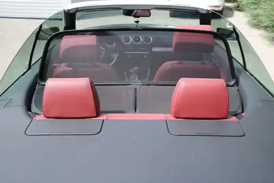 Audi A4 3.2 V6 Cabriolet — Élégance décapotable, motorisation prestigieuse — Miniatura 8