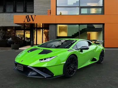 Lamborghini Huracán STO Coupé 2024 — Supercar de prestige, seulement 9'000 km — rear view