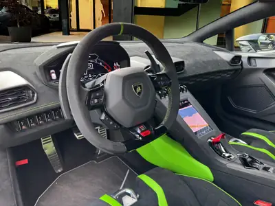 Lamborghini Huracán STO Coupé 2024 — Supercar de prestige, seulement 9'000 km — Thumbnail 10