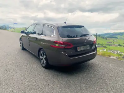 Peugeot 308 SW 1.2 PureTech 130 Féline — Break spacieux, équipement premium, sans accident — Miniatur 7