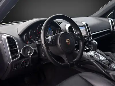 Porsche Cayenne Tiptronic 2013 — SUV premium 300 ch, entretien récent et garantie incluse — Thumbnail 8