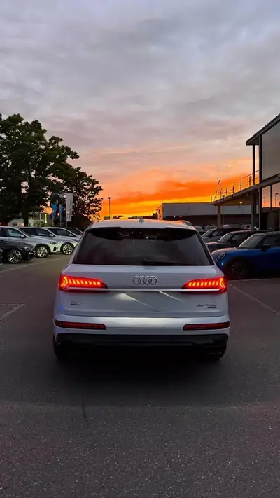 Audi Q7 55 TFSI e — SUV hybride rechargeable, 136'000 km, sans sinistre — Seitenansicht