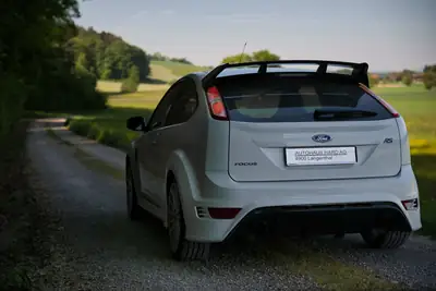Ford Focus 2.5i Turbo RS — Sportive compacte 305 ch, 172'000 km — vista posteriore