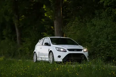 Ford Focus 2.5i Turbo RS — Sportive compacte 305 ch, 172'000 km — vista esterna