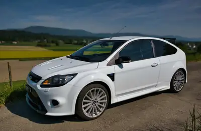 Ford Focus 2.5i Turbo RS — Sportive compacte 305 ch, 172'000 km — interni