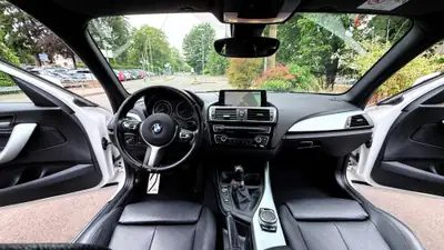 BMW 118d xDrive M Sport — Diesel performant, transmission manuelle, 131 000 km — Thumbnail 9