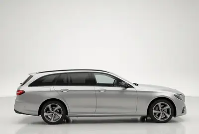 Mercedes-Benz E 220 d Swiss Star AMG Line — Break diesel 4Matic, entretien complet, sans sinistre — detail