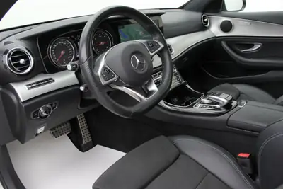 Mercedes-Benz E 220 d Swiss Star AMG Line — Break diesel 4Matic, entretien complet, sans sinistre — Thumbnail 9