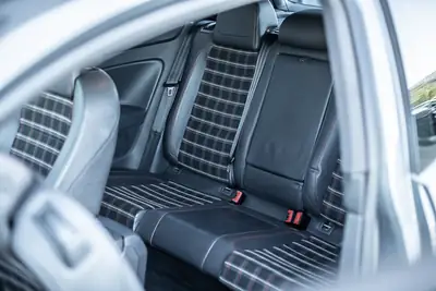 VW Golf 2.0 TFSI GTI Edition 30 — Sportive 230 ch, boîte manuelle rare, expertisée — Miniature 8