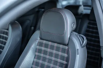 VW Golf 2.0 TFSI GTI Edition 30 — Sportive 230 ch, boîte manuelle rare, expertisée — Miniature 11